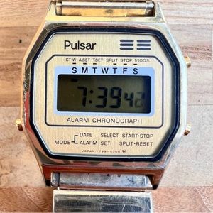 Vintage pulsar mens digital gold tone watch NEW BATTERY